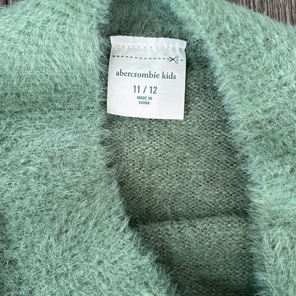 NWOT Abercrombie kids sweater